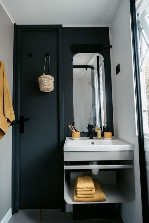 in Hohenlychen mit Grill, Loggia 5
