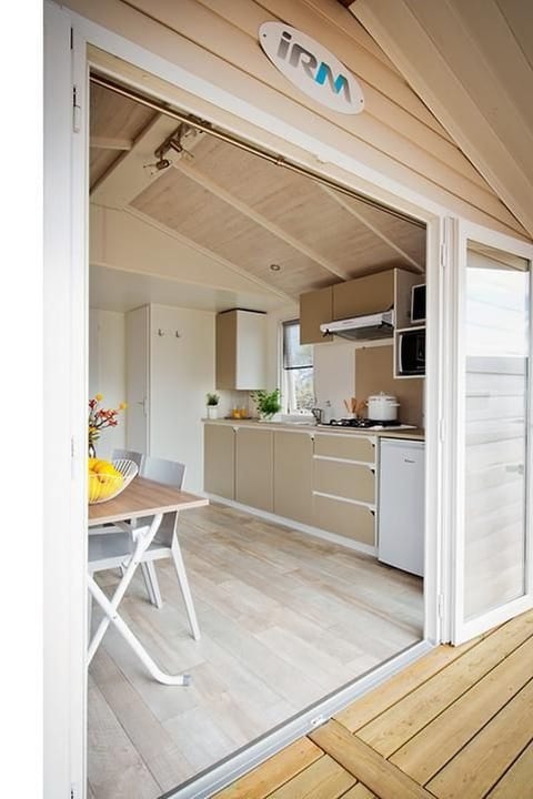 in Hohenlychen mit Grill, Loggia 4