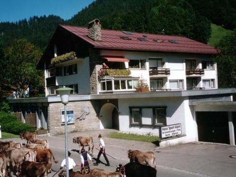Geräumige 2-Zimmer-Wohnung mit Südbalkon