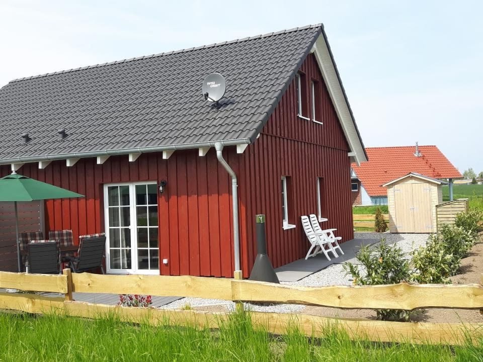 Schwedenhaus Zierow mit Terrasse und Grill - Hohenkirchen