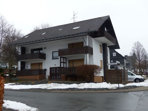 mit privatem Balkon
