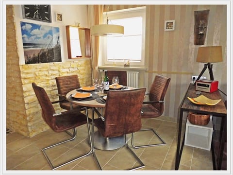 FeWo DEICHWIESE 4 Zimmer mit Garten und Terrasse