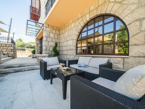 Luxuriöse Villa am Strand in Dubrovnik mit Pool