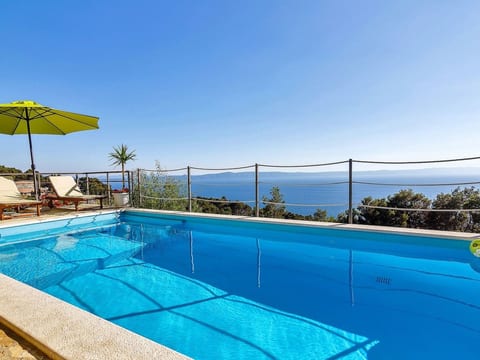 Renoviertes Ferienhaus in Tučepi mit Privatem Pool