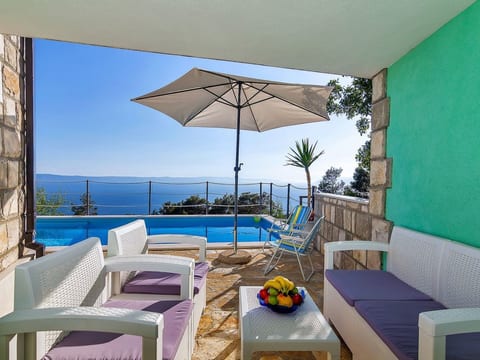 Renoviertes Ferienhaus in Tučepi mit Privatem Pool