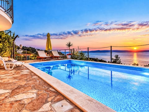 Renoviertes Ferienhaus in Tučepi mit Privatem Pool