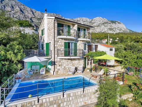 Renoviertes Ferienhaus in Tučepi mit Privatem Pool