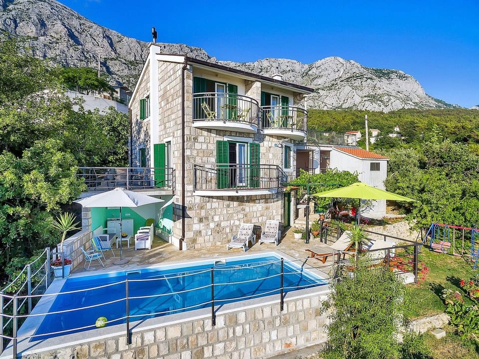 Renovated holiday home in Tučepi with private pool - TuÄepi