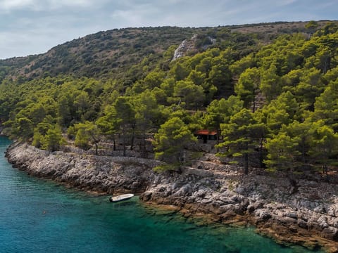Haus in Općina Sućuraj mit Grill und Terrasse