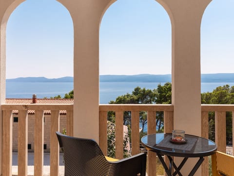 Moderne, helle Ferienwohnung mit Meerblick