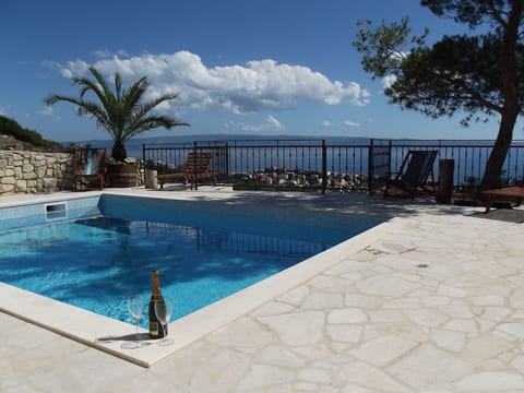 "Villa Petar" mit Infinity Pool