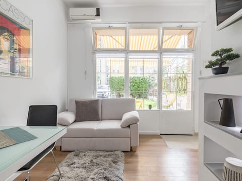 Studio im Erdgeschoss, beim berühmten Znjan-Strand