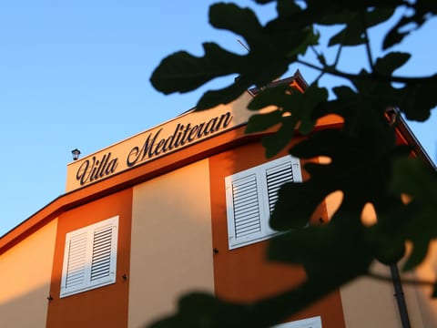 Villa Mediteran, kleine Ferienwohnung mit Balkon