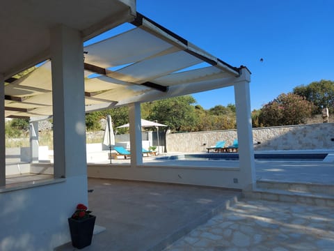 "Charmy Luna" mit Pool