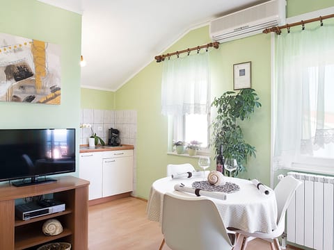 Appartement im Dachgeschoss mit Balkon