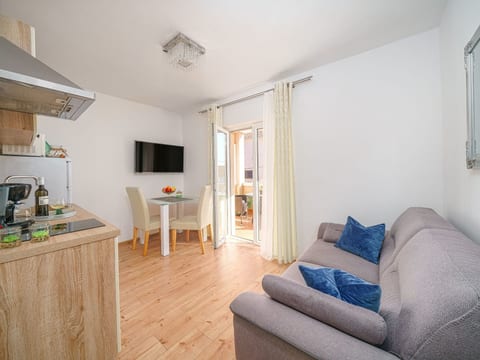 Wohnung in Vodice mit Grill