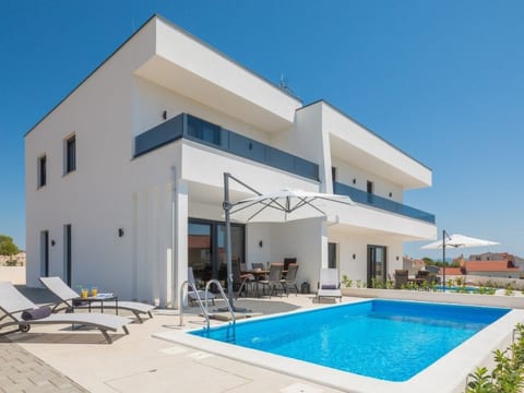 Charmante Villa Nadija in der Nähe des Strandes
