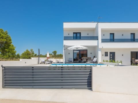 Charmante Villa Nadija in der Nähe des Strandes