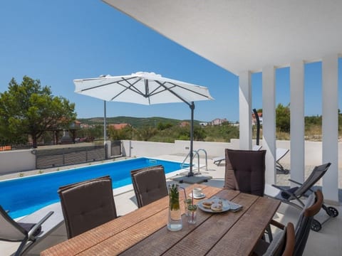 Charmante Villa Nadija in der Nähe des Strandes