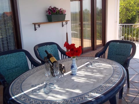 in Vir mit Terrasse und Garten