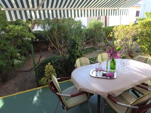 Große Ferienwohnung in Pag mit Privater Terrasse