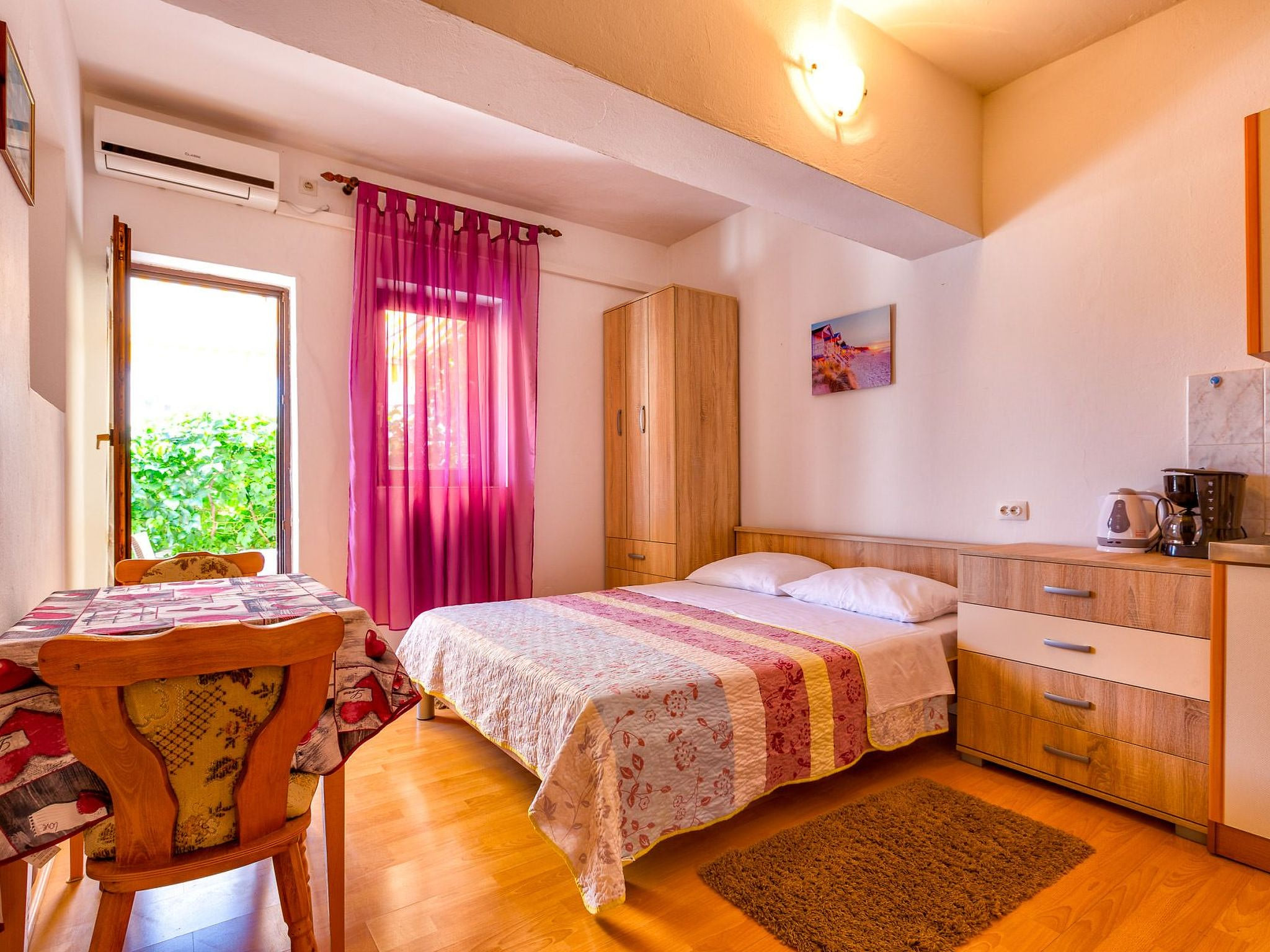 Studioapartment Meri 4