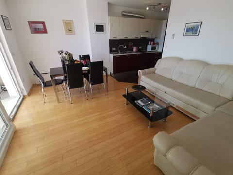 Wohnung für 5 Personen mit AC und Parkplatz