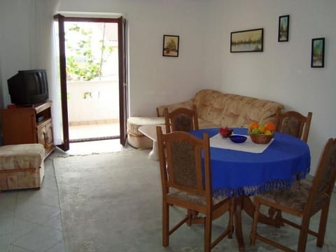 Apartment mit 1 Schlafzimmer und Balkon für 2 Pe