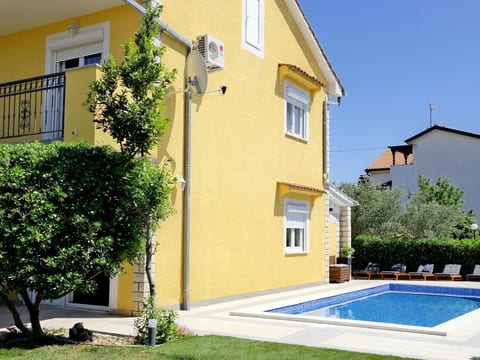in Šilo mit Privatem Pool