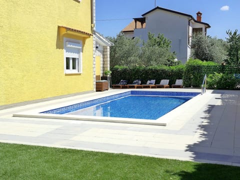 in Šilo mit Privatem Pool