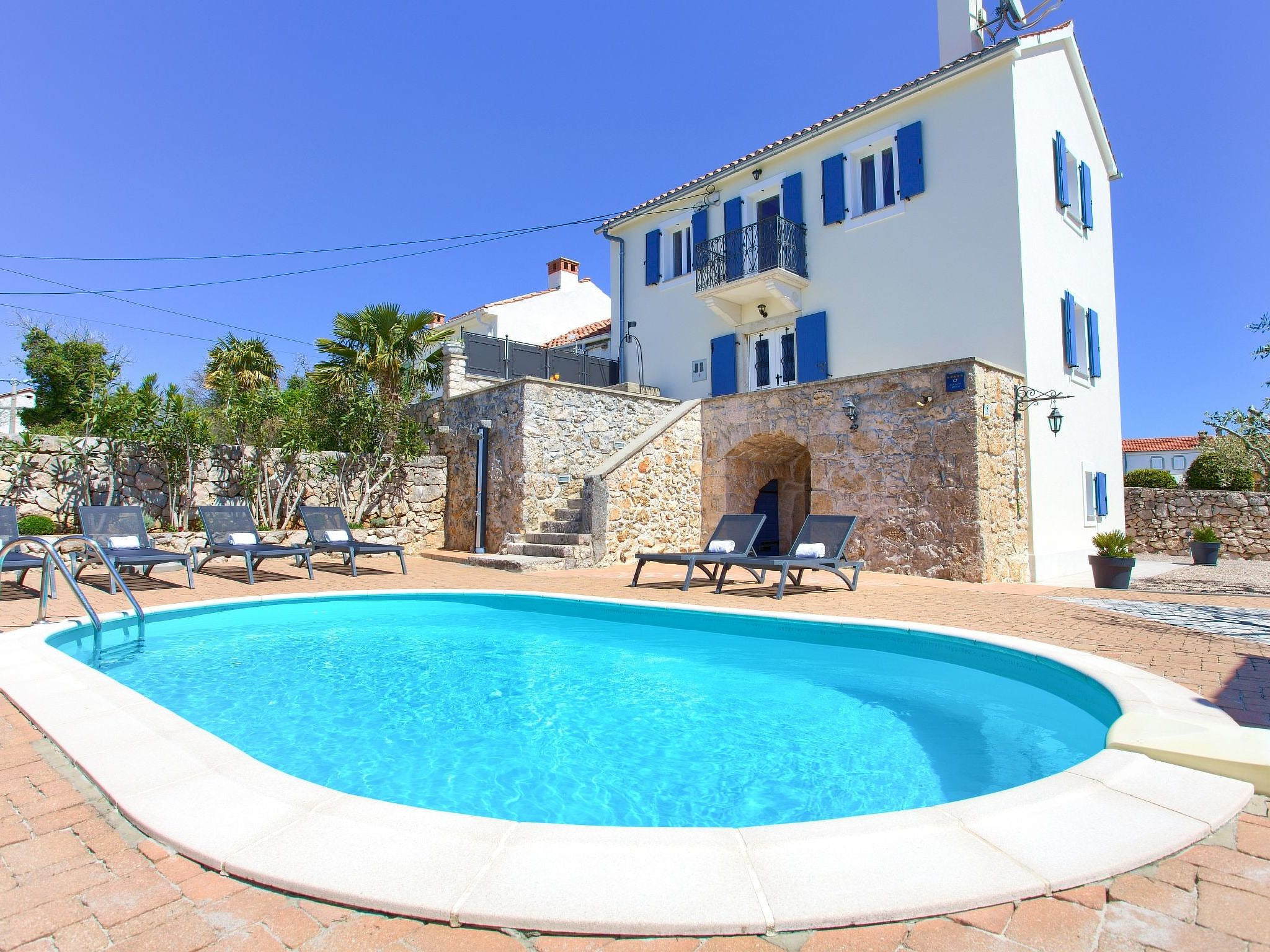 Steinvilla Margaret mit Pool und besonderem Flair
