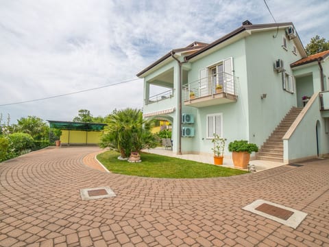 Wohnung mit Terrasse