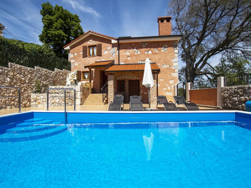 Geräumiges Ferienhaus in Brseč mit Privatem Pool - Brseč