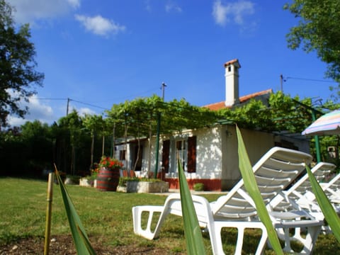 Freistehendes Haus Violeta mit weitläufigen Garten