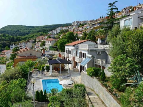 'Villa Ivisa' mit eigenem Pool