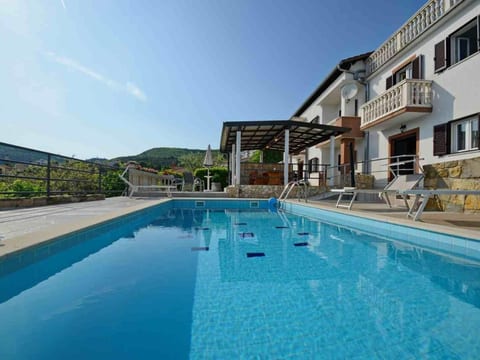 'Villa Ivisa' mit eigenem Pool