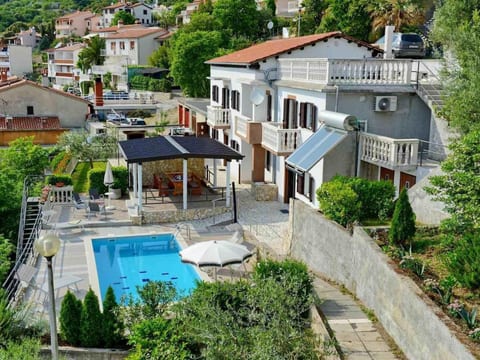 'Villa Ivisa' mit eigenem Pool
