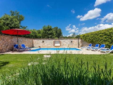 Modernes Ferienhaus in Vadreš mit Privatem Pool