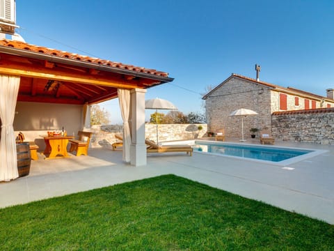 "Villa Nima" mit privatem Pool