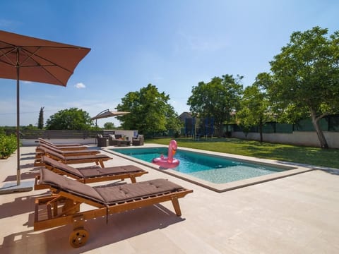 Villa Anavi mit privatem Pool und großem Garten