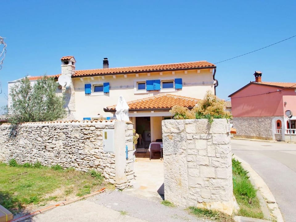 in Kavran mit Terrasse und Grill - Divšići
