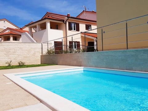 in Banjole mit Privatem Pool