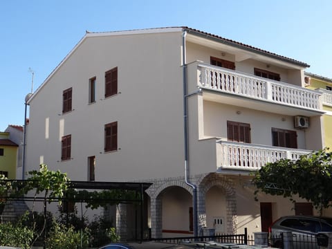 in ruhiger Lage mit Balkon