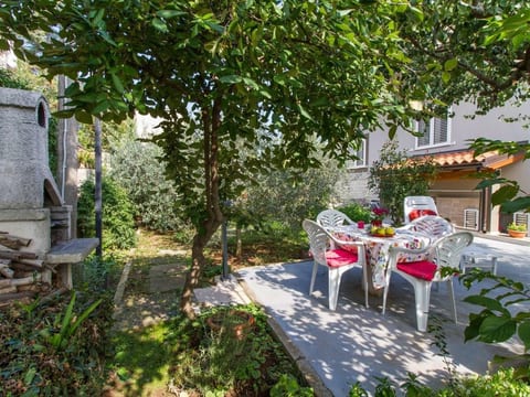 Wohnung in Stoja mit Grill