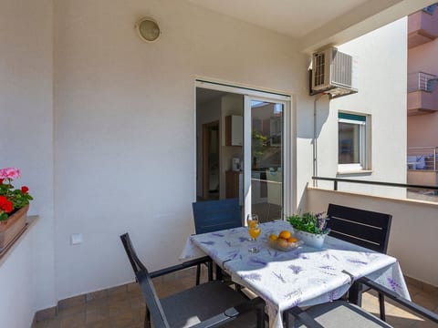 Appartement in Stoja mit Terrasse