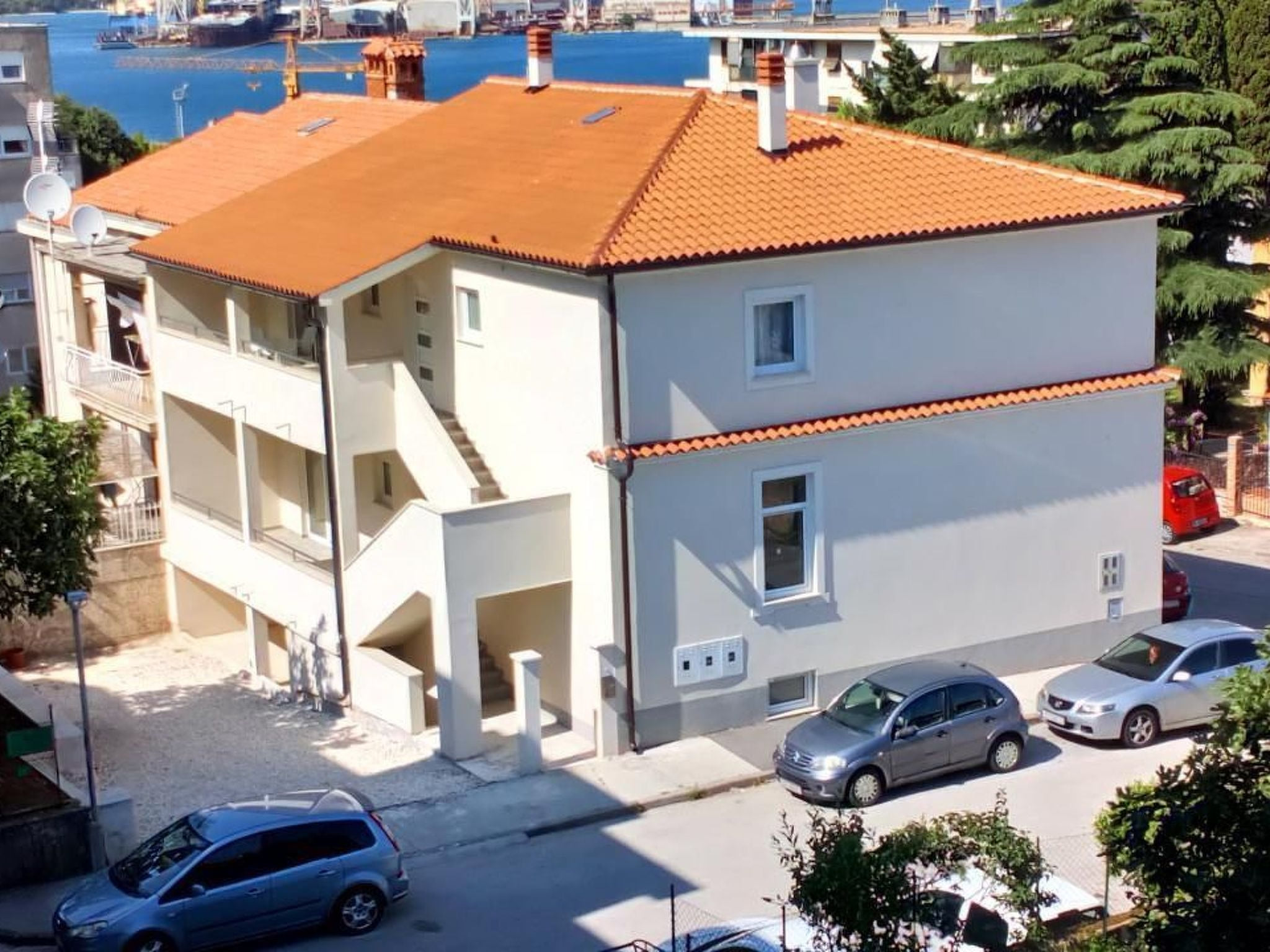 "Dunja", Pula