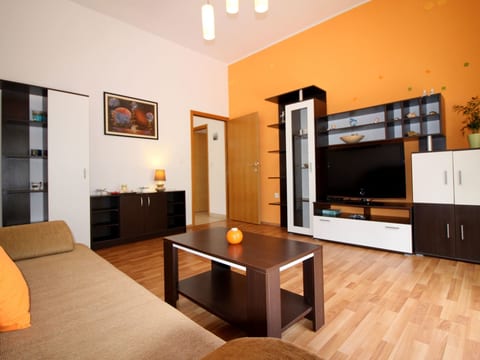 Apartment Ema