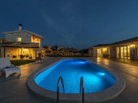 VILLA CON WELLNESS A 1 KM DAL MARE