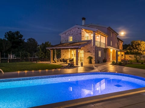 VILLA CON WELLNESS A 1 KM DAL MARE