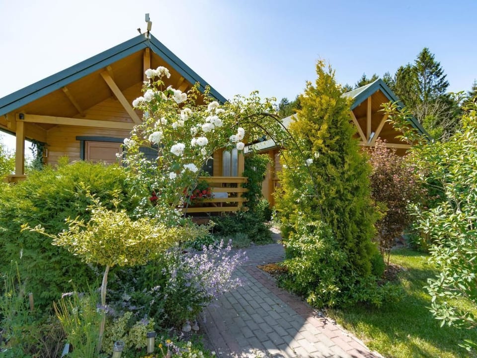 Haus in Gmina Postomino mit Garten und Terrasse - Rusinowo
